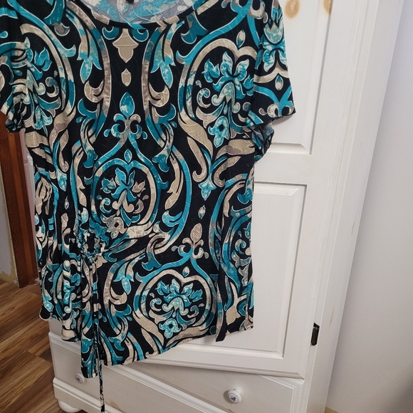 Abstract pattern top - Picture 2 of 3